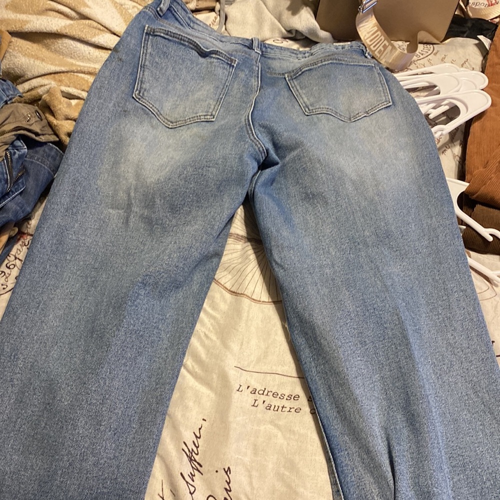 Jeans - Picture 2 of 3